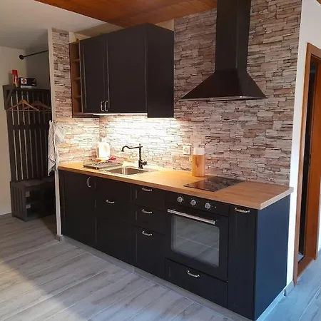 Mansarde Chez Un Vigneron Au Village Au 3eme Etage Sans Ascenseur * Villeneuve