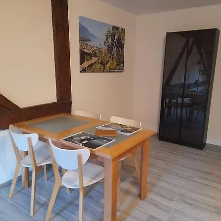 Mansarde Chez Un Vigneron Au Village Au 3eme Etage Sans Ascenseur