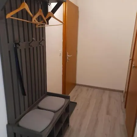 Apartment Mansarde Chez Un Vigneron Au Village Au 3eme Etage Sans Ascenseur *
