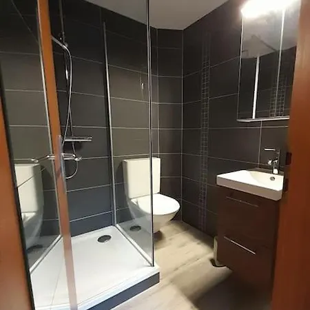 Mansarde Chez Un Vigneron Au Village Au 3eme Etage Sans Ascenseur *