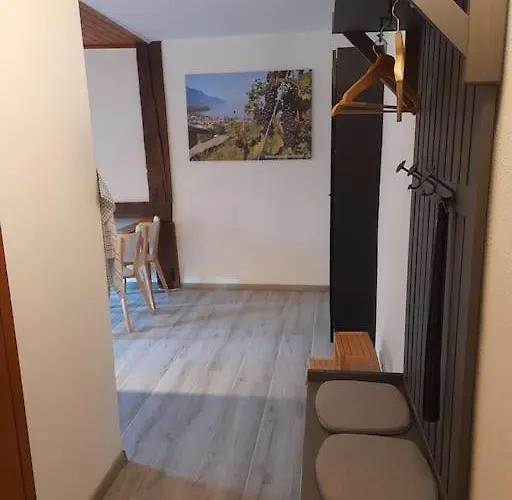 Daire Mansarde Chez Un Vigneron Au Village Au 3eme Etage Sans Ascenseur Villeneuve