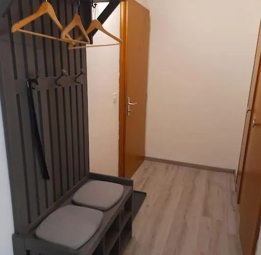 Апартаменты Mansarde Chez Un Vigneron Au Village Au 3eme Etage Sans Ascenseur *